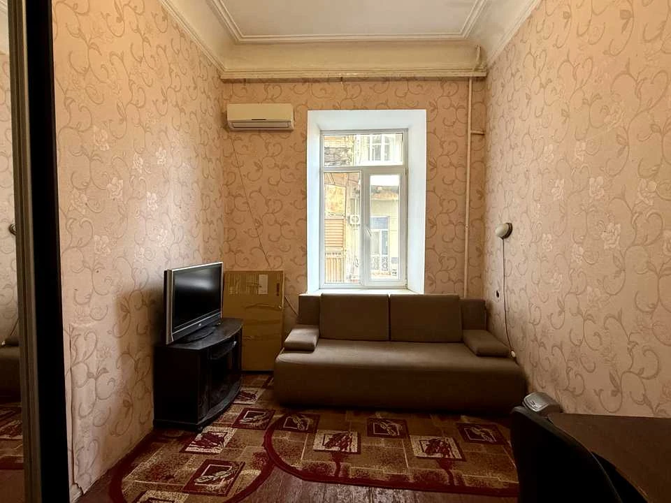 Apartment. Odesa, Sadovaya St.