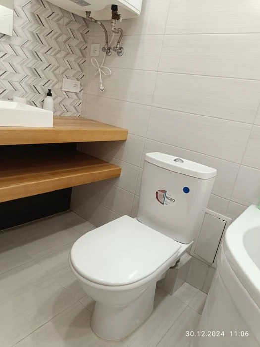4-room apartment, 100 sq.m. new repair of furniture and equipment