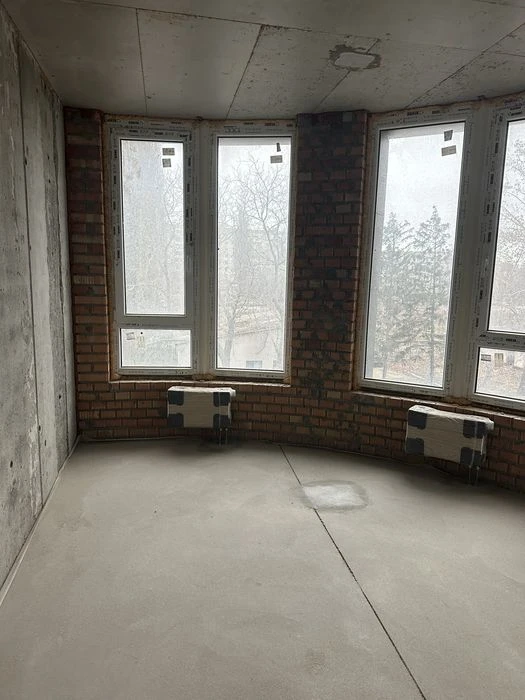 Продам четырехкомнатную квартиру ЖК Модерн СПС 3 этаж сданный дом