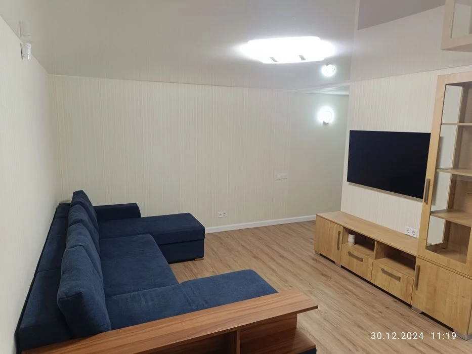 4-room apartment, 100 sq.m. new repair of furniture and equipment