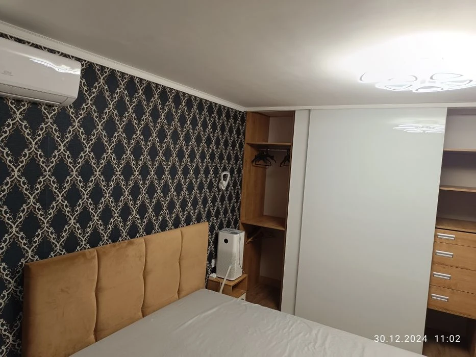 4-room apartment, 100 sq.m. new repair of furniture and equipment