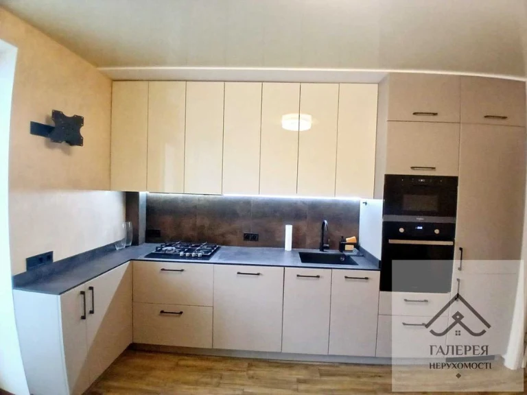 Продаж 2-х кімнатної квартири в Центральні частині міста, ТР