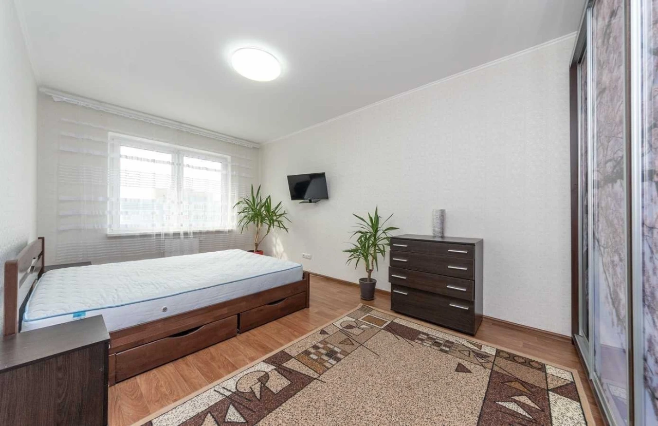 Продаж 2-кімнатної квартири 54 м², Софії Русової, 7