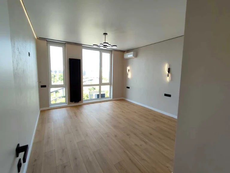 Apartment. Ivano-Frankivsk, Nadrichna St., (Building 2)