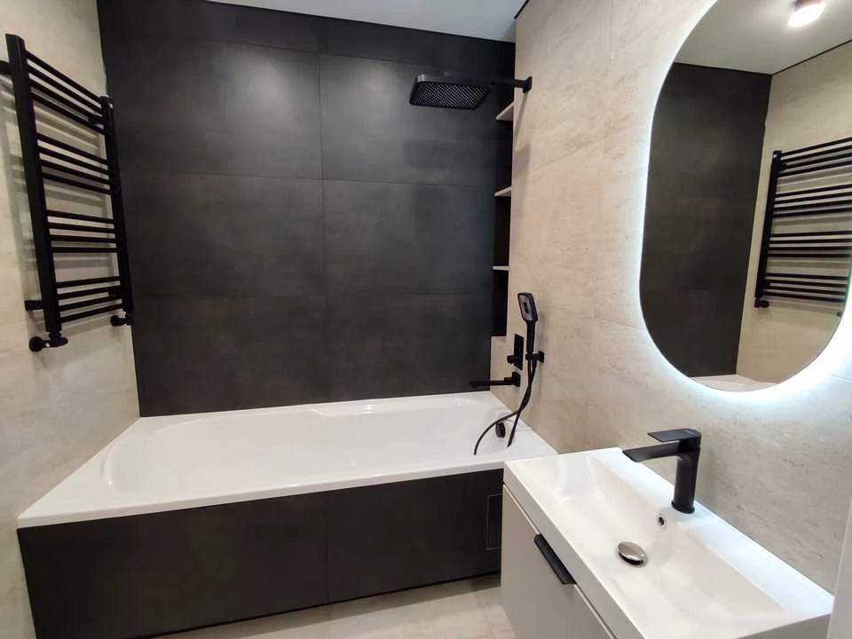 Apartment. Ivano-Frankivsk, Nadrichna St., (Building 2)