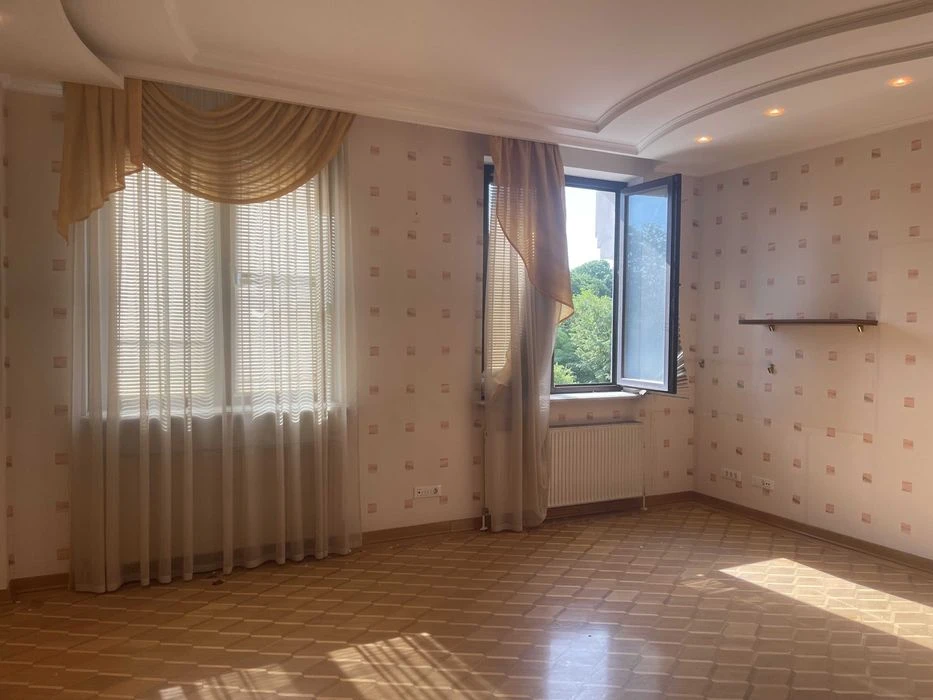 Продажа 5-комнатной квартиры на пр. Шевченко в клубном доме