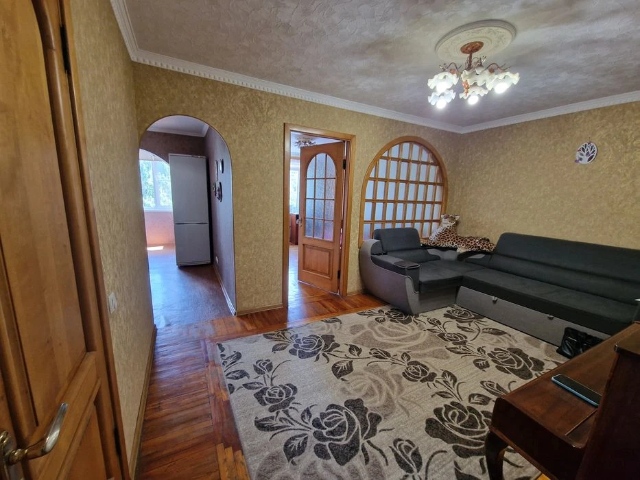 3rd apartment for sale in Aleksandrovsky district