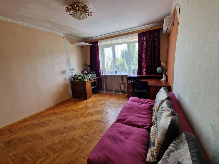 3rd apartment for sale in Aleksandrovsky district
