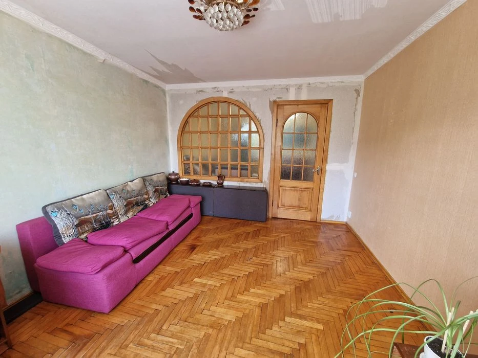 3rd apartment for sale in Aleksandrovsky district