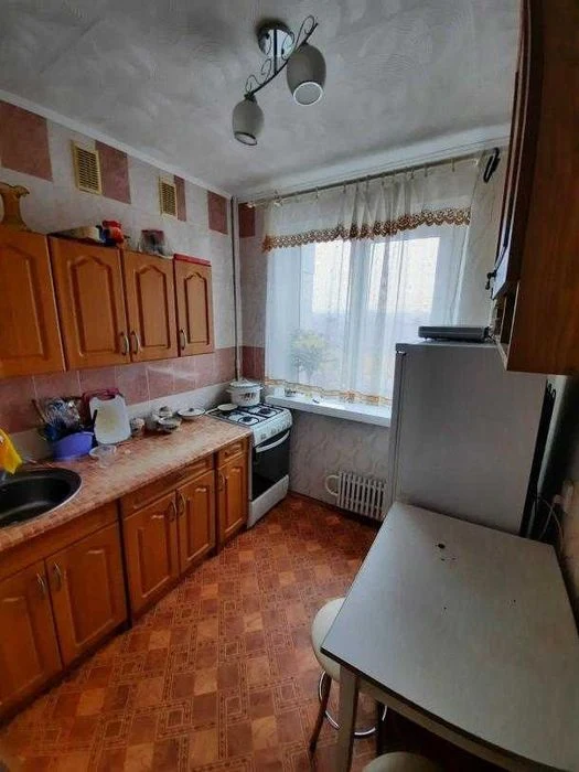 Two-room apartment for sale on Kadenyuka Street, New Houses