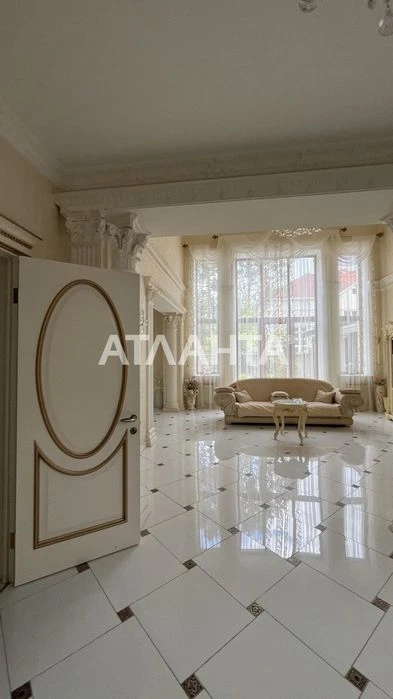A house for sale in Sauvignon with a pool