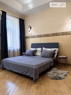 Sale of 3-room apartment 85.89 sq. m. on Yevhena Chykalenko St. 45/2
