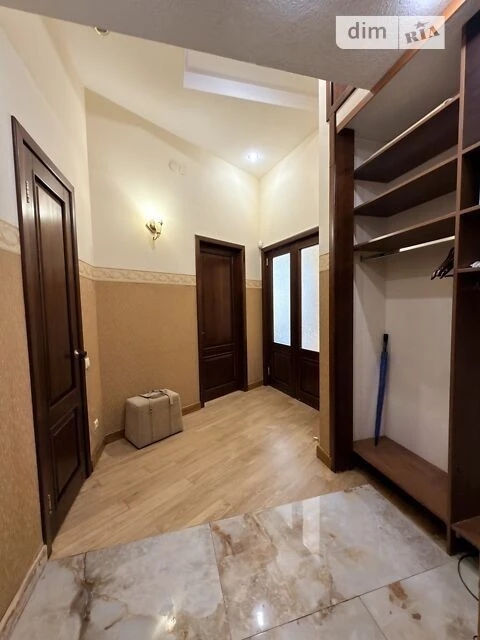 Sale of 3-room apartment 85.89 sq. m. on Yevhena Chykalenko St. 45/2