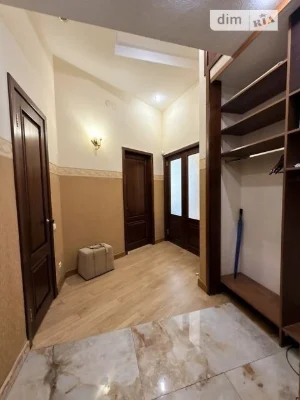 Sale of 3-room apartment 85.89 sq. m. on Yevhena Chykalenko St. 45/2