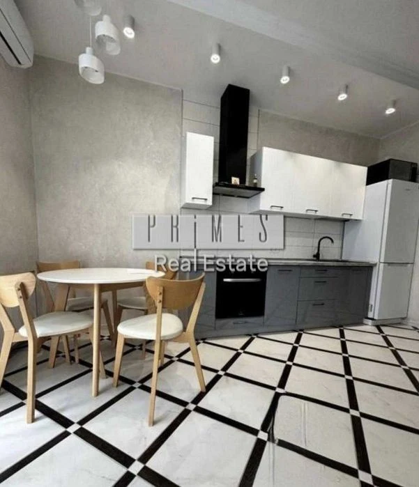 1-room apartment for sale, French Quarter residential complex, Saperne street, floor