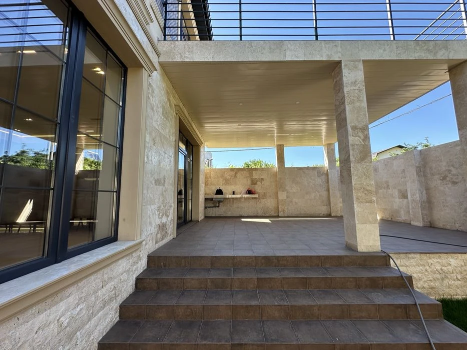 New house on Fontana