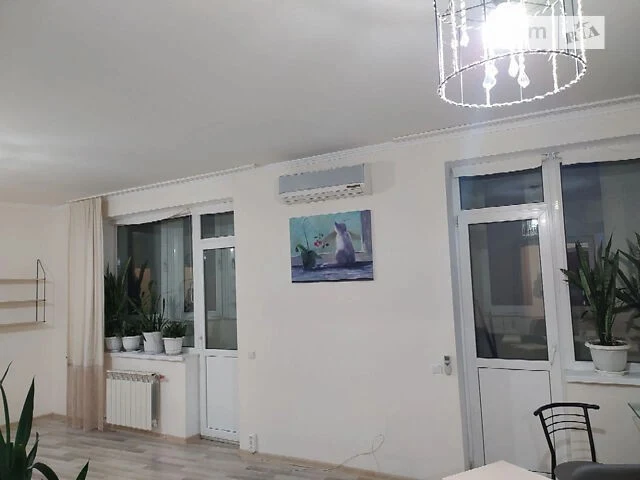 Продаж 1к квартири 60 кв. м на наб. Дніпровська 19А • ID 346