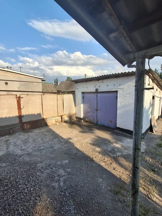 Sale of part of the house Shevchenkivskyi Karpenko-Karyo