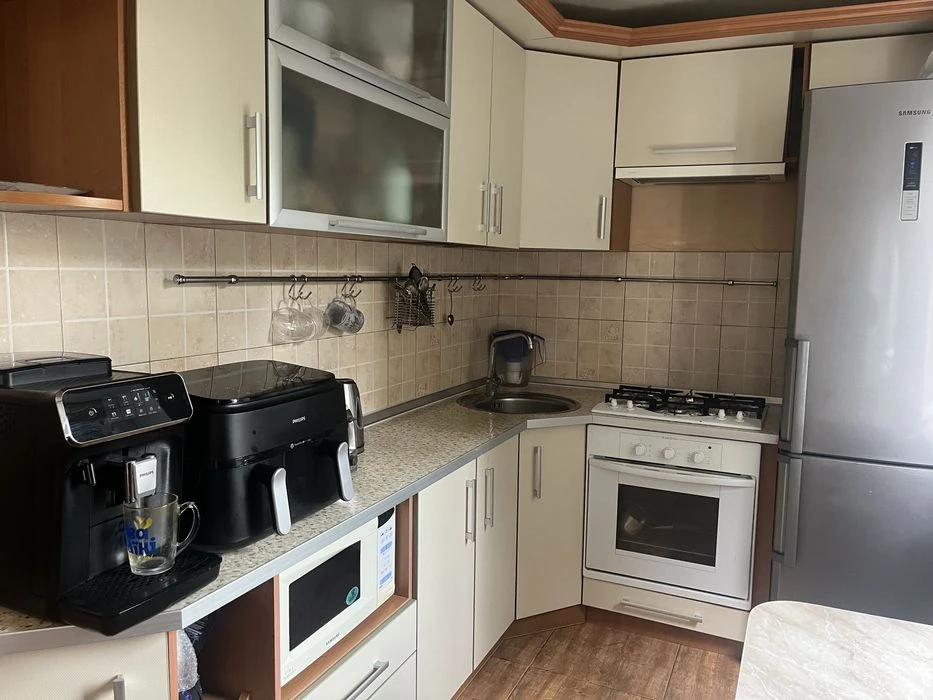 Продаж 3 кімнатноі квартири аінська