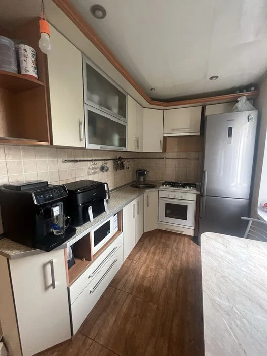 Продаж 3 кімнатноі квартири аінська