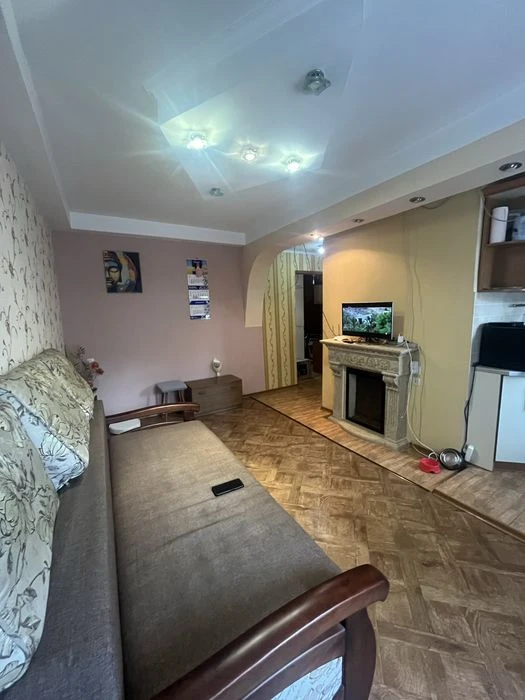 Продаж 3 кімнатноі квартири аінська