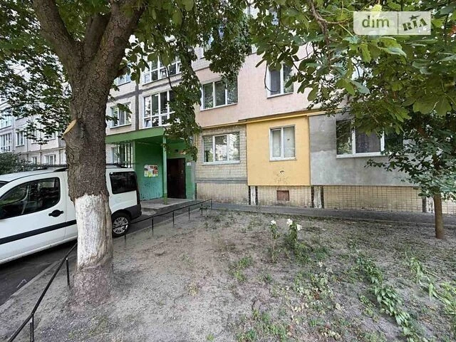 Sale of 2-room apartment 45 sq. m. on Kubanskaya Ukrainskaya St. 51 •