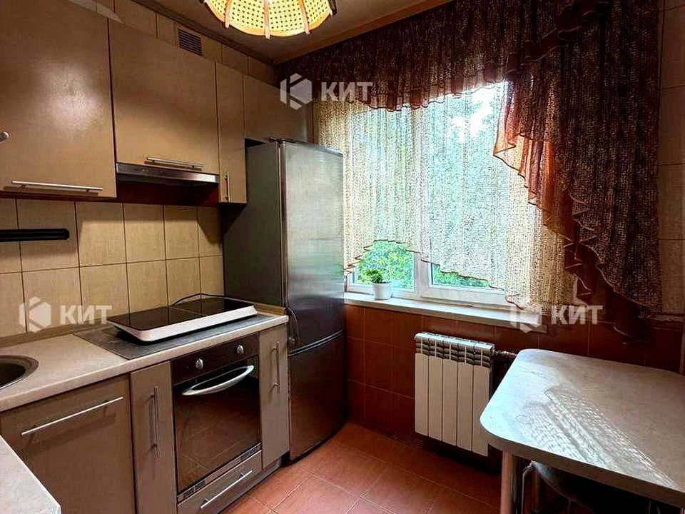 Apartment. Kharkiv, Traktorostudivnyky Ave.