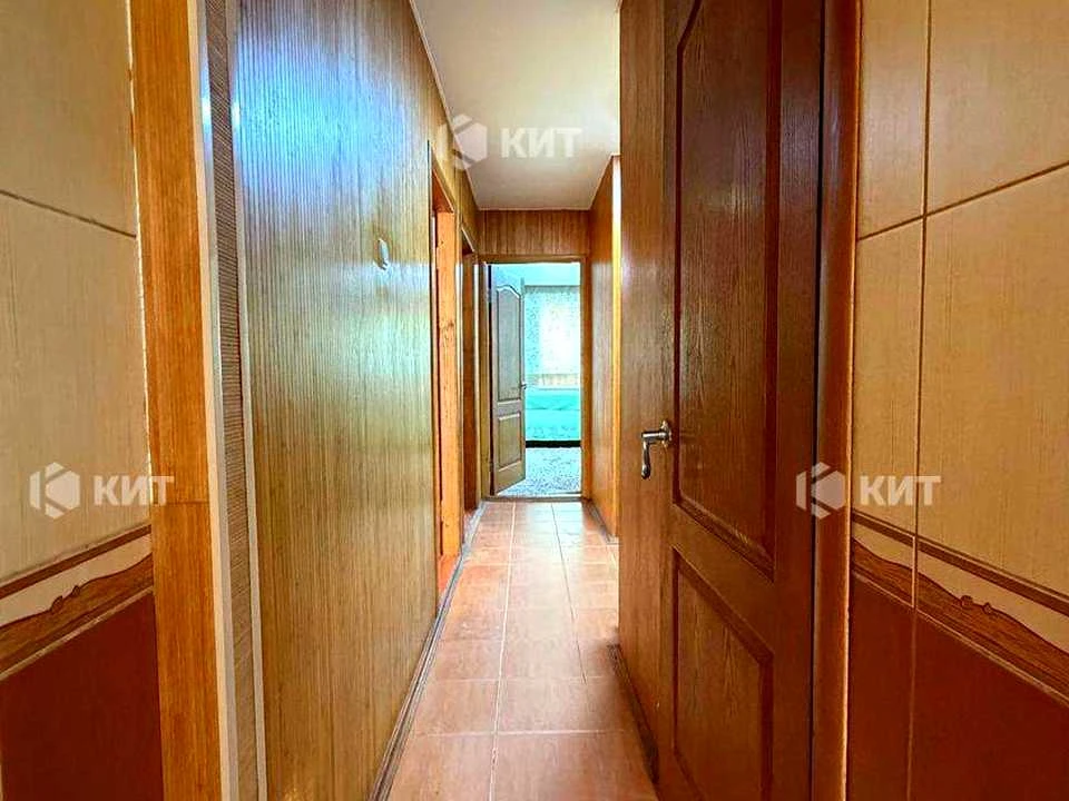 Apartment. Kharkiv, Traktorostudivnyky Ave.