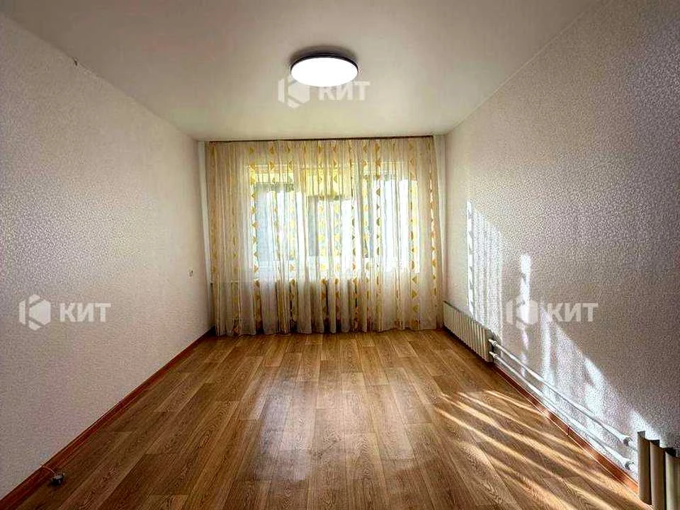 Apartment. Kharkiv, Traktorostudivnyky Ave.