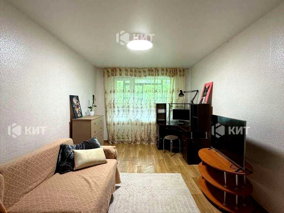 Apartment. Kharkiv, Traktorostudivnyky Ave.