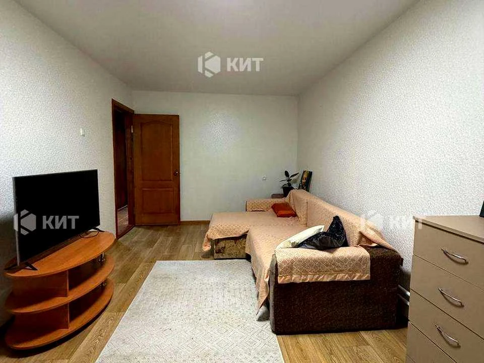 Apartment. Kharkiv, Traktorostudivnyky Ave.