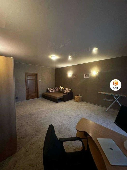 2 rooms 90m2 Center (metro Arkhitektora Beketova, ul. Darwina 19) 1321