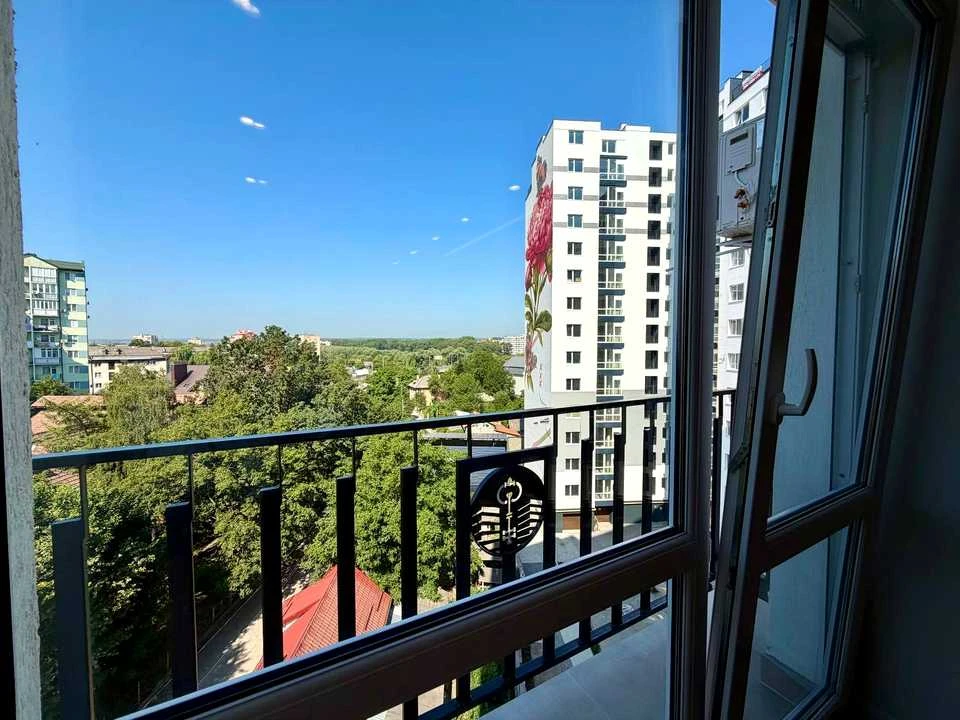 Квартира. Ивано-Франковск, Княгинин ул., (Дом 9)