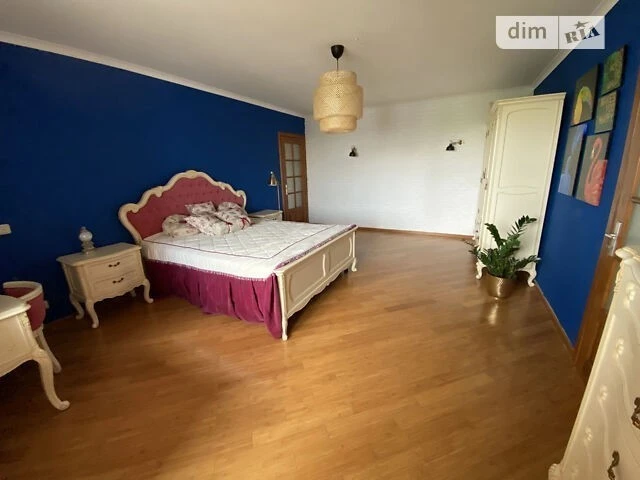 Sale of 4-room apartment 170 sq. m on Volodymyr Ivasyuk Ave. 14