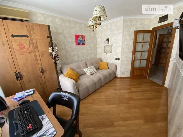 Sale of 4-room apartment 170 sq. m on Volodymyr Ivasyuk Ave. 14
