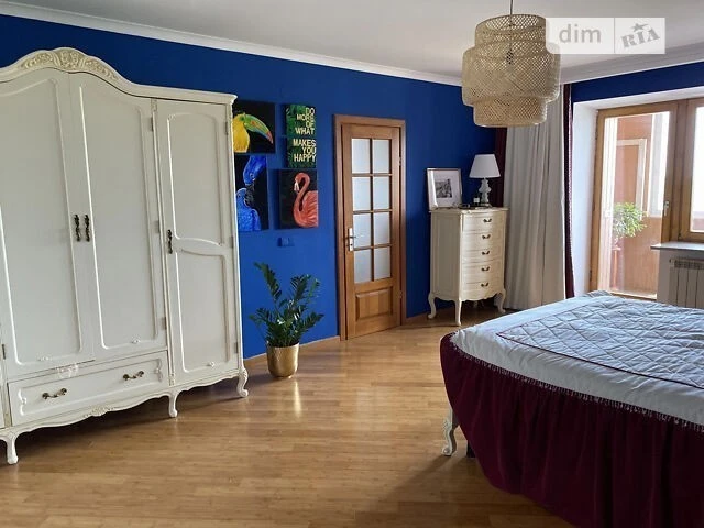 Sale of 4-room apartment 170 sq. m on Volodymyr Ivasyuk Ave. 14