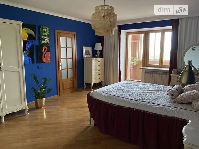Sale of 4-room apartment 170 sq. m on Volodymyr Ivasyuk Ave. 14