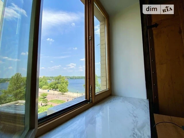 Sale of 4-room apartment 170 sq. m on Volodymyr Ivasyuk Ave. 14