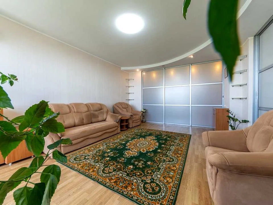 Apartment. Kyiv, Lesya Kurbasa Avenue.