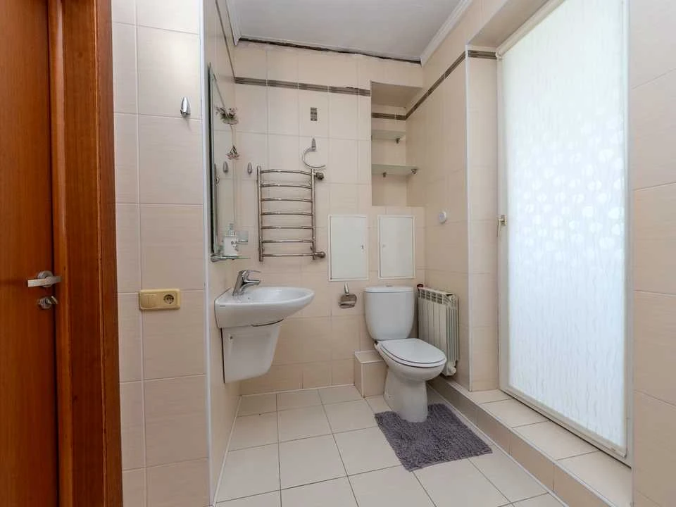 Apartment. Kyiv, Lesya Kurbasa Avenue.