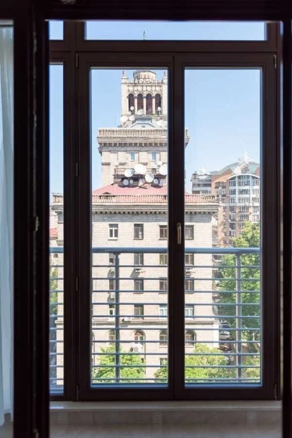 Продажа: 5-комнатная квартира 212 м², Крещатик ул., 27Б
