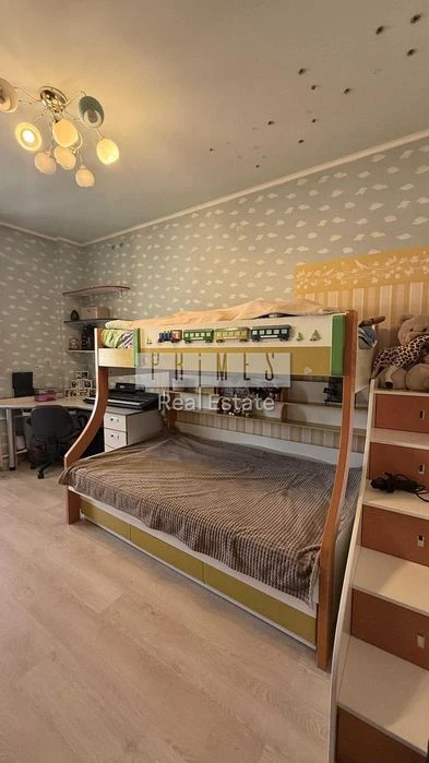 Продаж 4-кімнатної квартири в центрі Києва бул. Лесі Українк