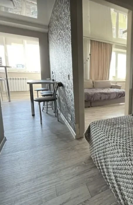 LS13 Metro Peremoha sale of modern 1-room apartment, capital r