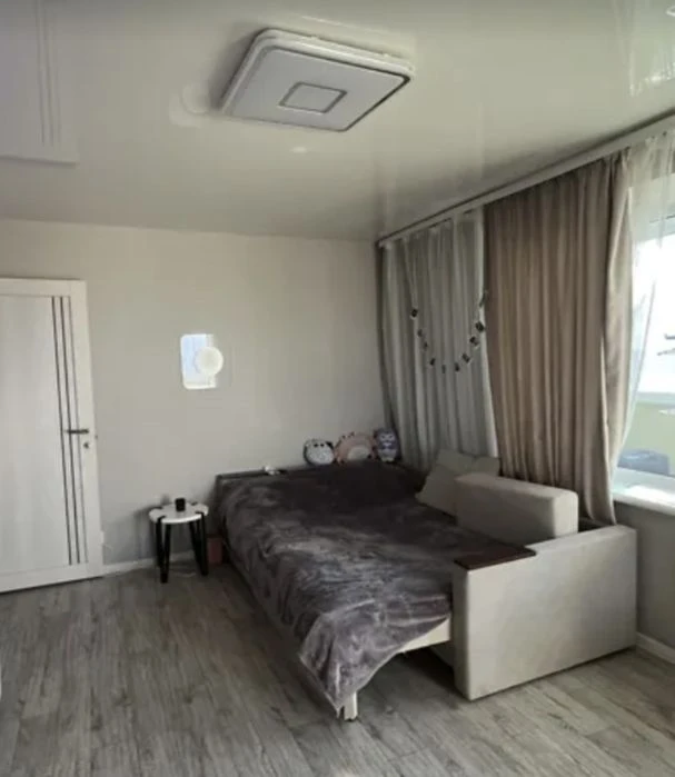 LS13 Metro Peremoha sale of modern 1-room apartment, capital r