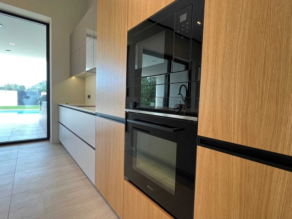 Modern, stylish, one-story house in Sauvignon.