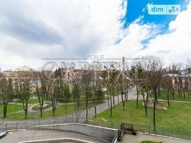 Sale of 3-room apartment 115 sq. m. on Beresteyskyi Avenue 42 • ID