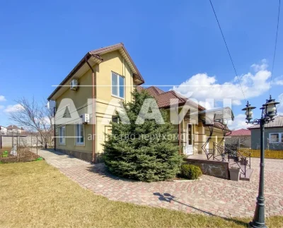 Super house! On the Right Bank, 250 m2, 8 hundred