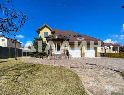 Super house! On the Right Bank, 250 m2, 8 hundred