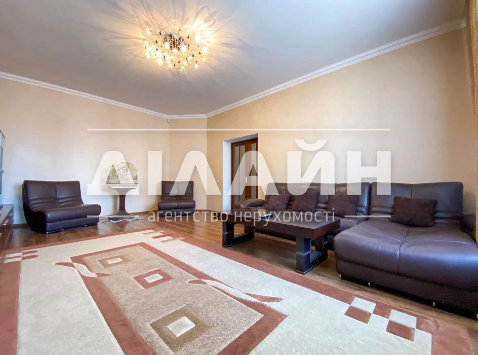 Super house! On the Right Bank, 250 m2, 8 hundred