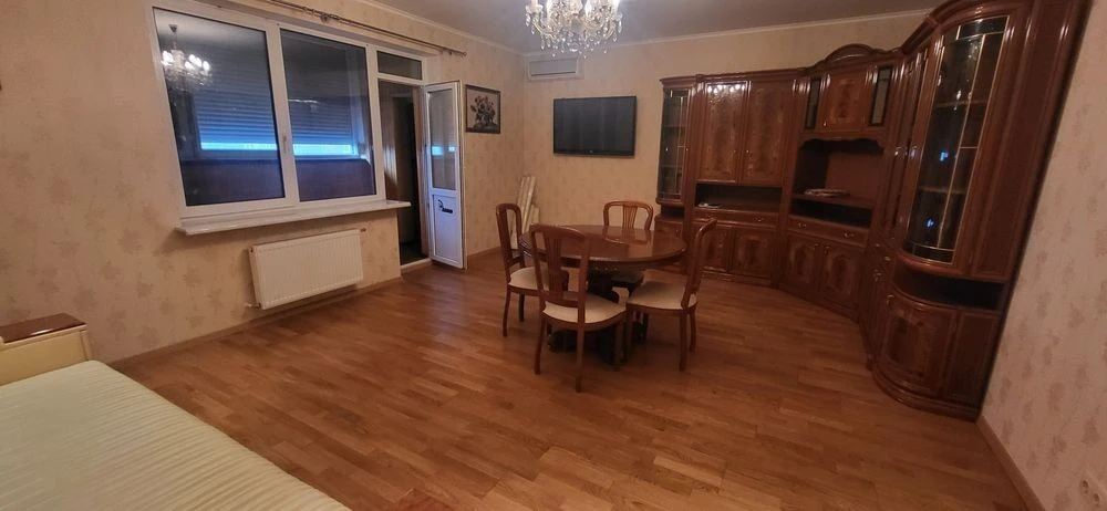 I will sell a 2-room apartment, st. Cadet grove